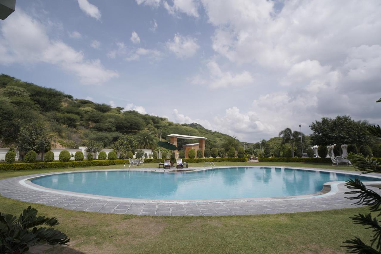 Amar Bagh Resort Pushkar Bagian luar foto