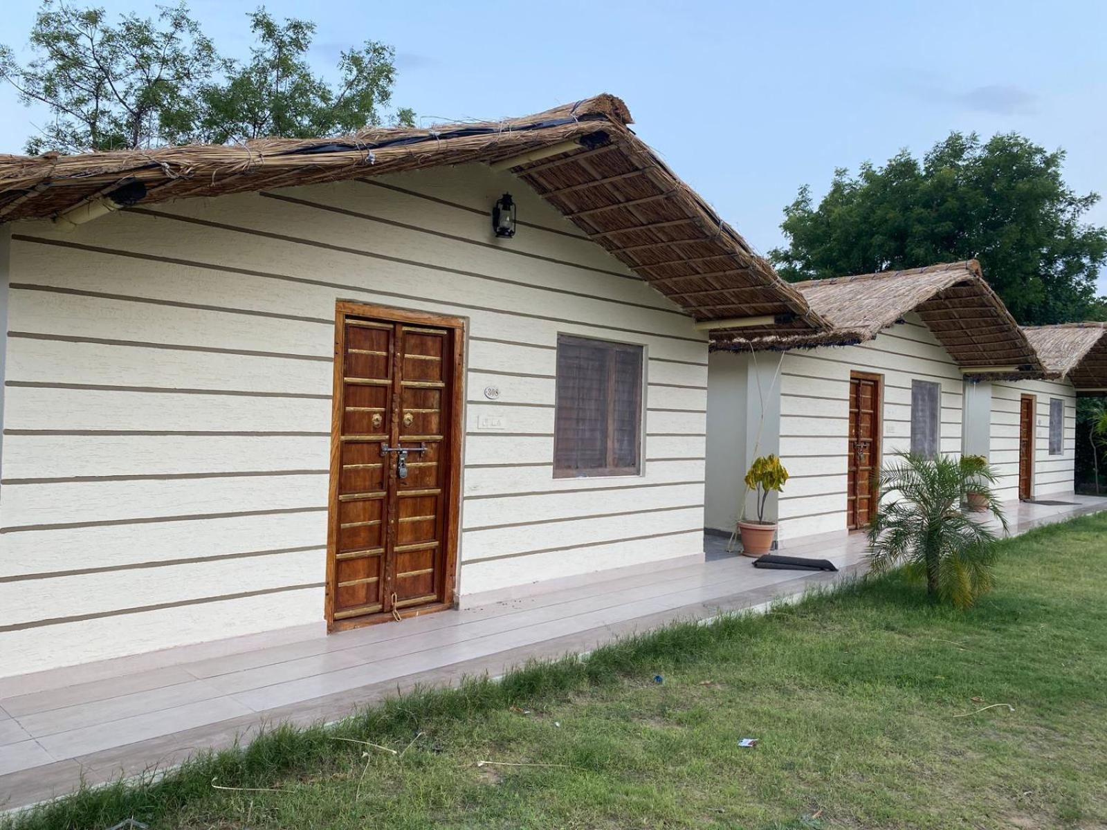 Amar Bagh Resort Pushkar Bagian luar foto