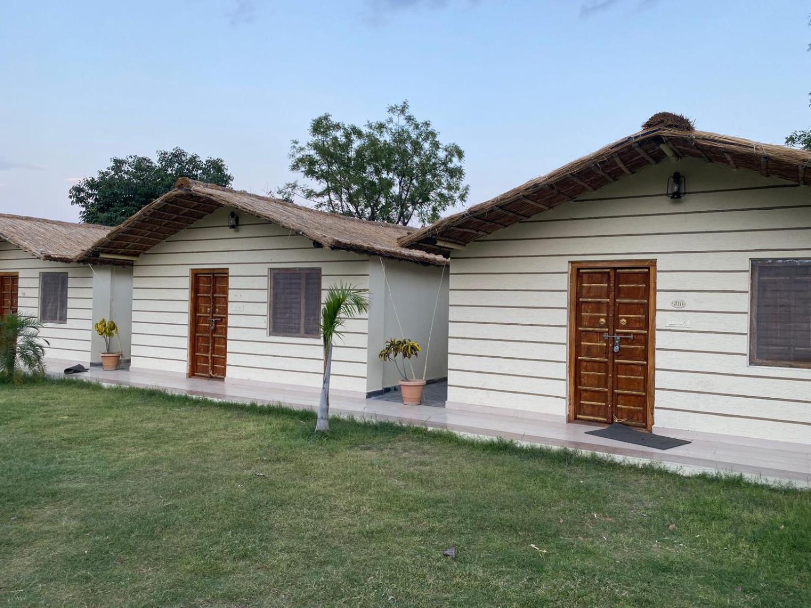 Amar Bagh Resort Pushkar Bagian luar foto
